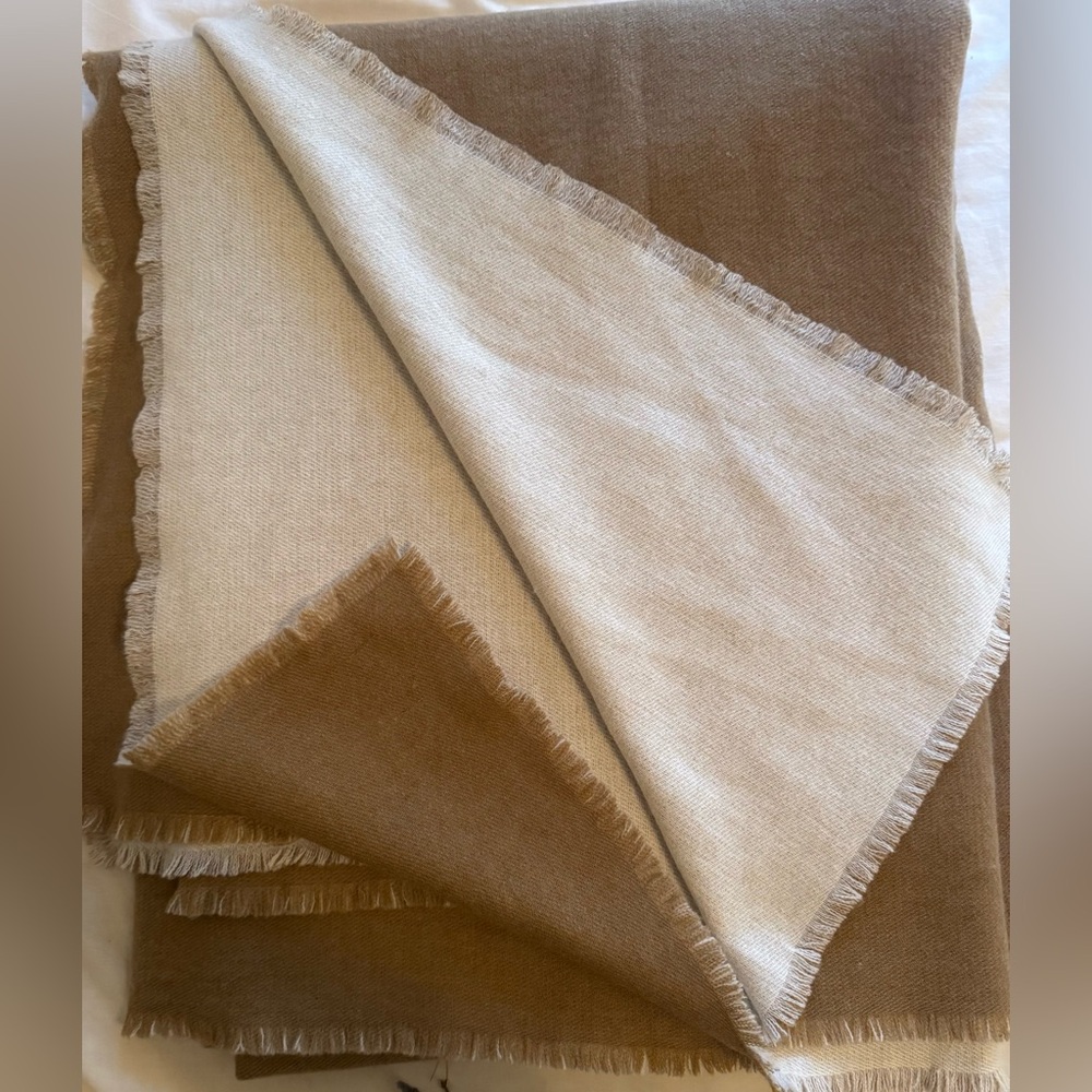 "RH" Luxurious 100%Cashmere CAMEL 
/White TWO-TONW Throw-in ,96“x 80".NEW w/Tag - Picture 11 of 13